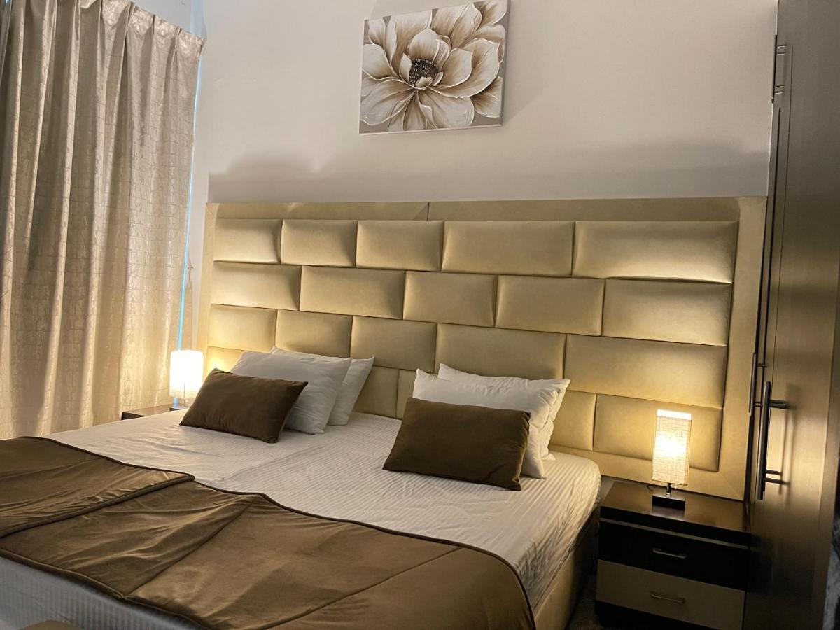 Private Gorgeous Room With Marina View With Shared Kitchen In Shared Apartment دبي المظهر الخارجي الصورة