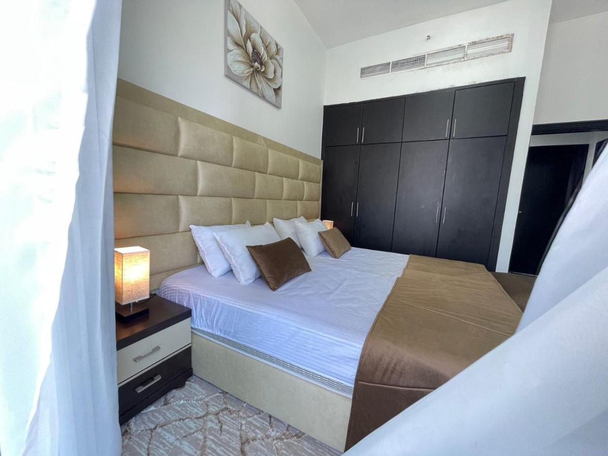Private Gorgeous Room With Marina View With Shared Kitchen In Shared Apartment دبي المظهر الخارجي الصورة