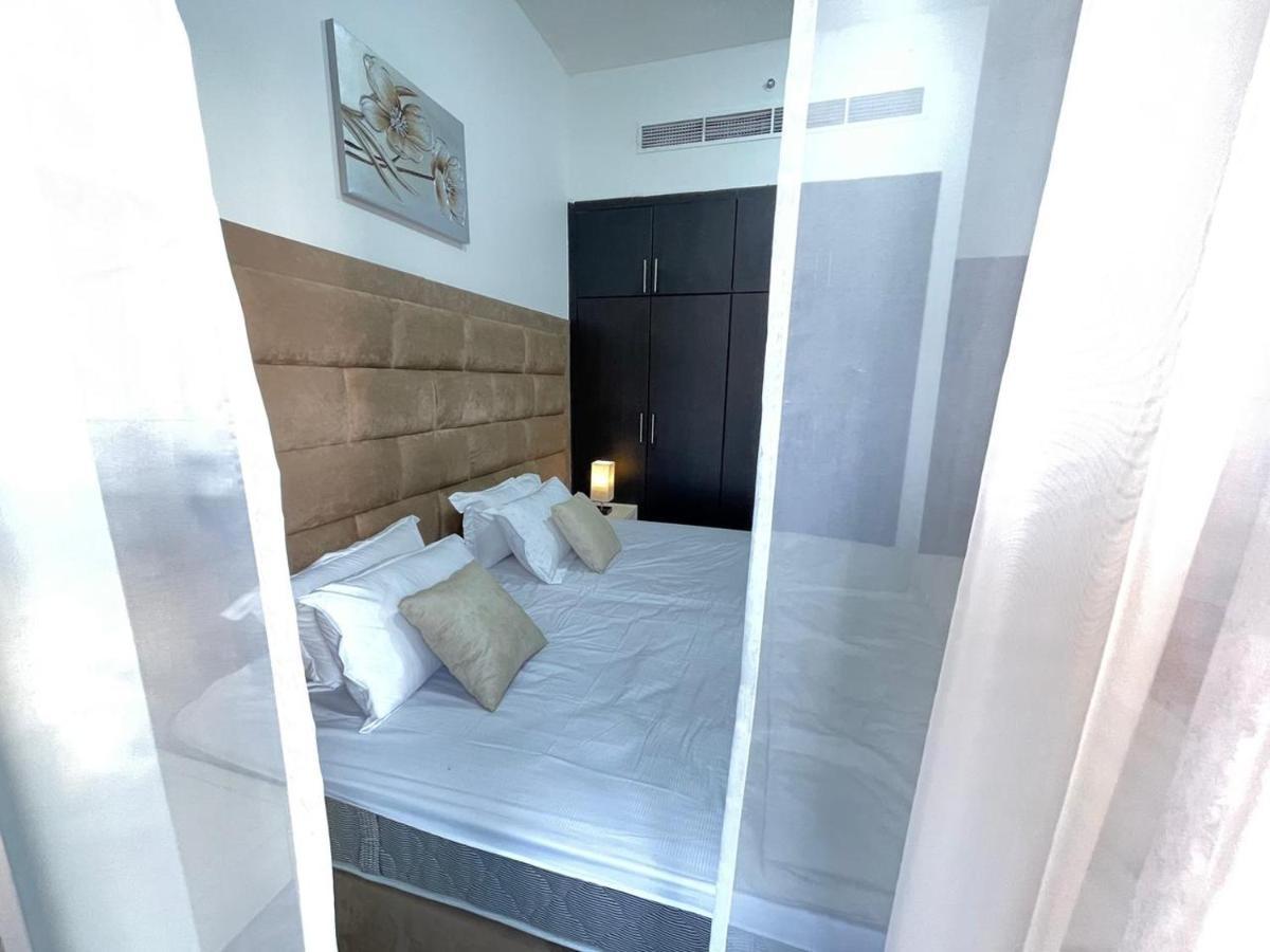 Private Gorgeous Room With Marina View With Shared Kitchen In Shared Apartment دبي المظهر الخارجي الصورة